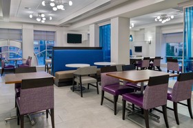 Hampton Inn & Suites Buffalo/Downtown