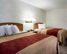 Econo Lodge Inn & Suites