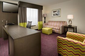 Hampton Inn & Suites Buffalo Airport