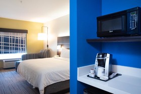 Holiday Inn Express & Suites Chester-Monroe-Goshen
