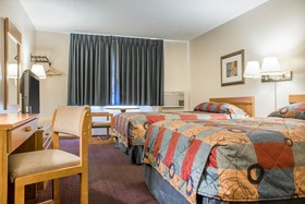 Econo Lodge Darien Lakes