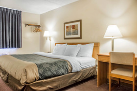 Econo Lodge Darien Lakes