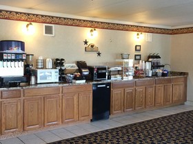 Econo Lodge Darien Lakes