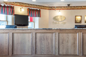 Econo Lodge Darien Lakes