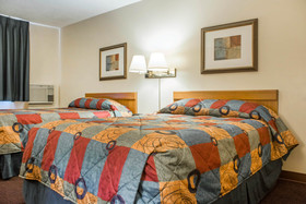 Econo Lodge Darien Lakes