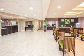 La Quinta Inn & Suites Far Rockaway - JFK Airport