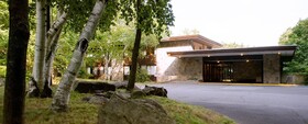 Bear Mountain Inn and Overlook Lodge