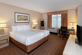 La Quinta Inn & Suites by Wyndham Garden City