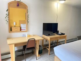 The Tides Motor Inn Stehli Beach