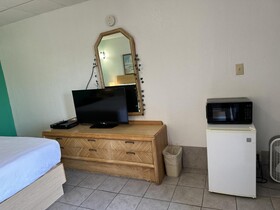 The Tides Motor Inn Stehli Beach