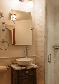 Deer Mountain Inn