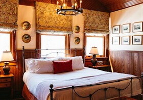Deer Mountain Inn