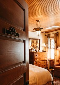 Deer Mountain Inn