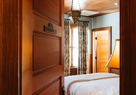 Deer Mountain Inn