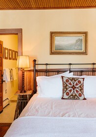 Deer Mountain Inn