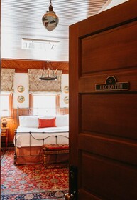 Deer Mountain Inn