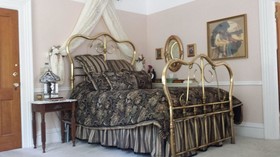 Bellinger Rose Bed & Breakfast