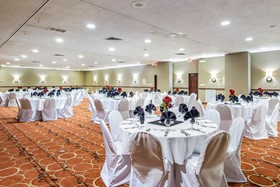 Cayuga Blu Hotel