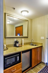 Hampton Inn & Suites Jamestown