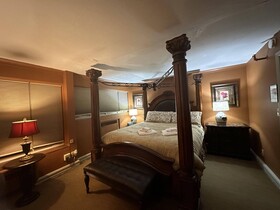 The Oaks B&B Hotel and Spiritual Center