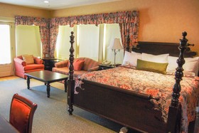 Traditions At The Glen Resort And Conference Center