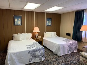 Cloud 9 Inn & Suites Lake George