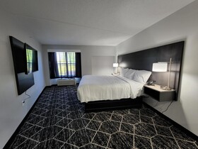 La Quinta Inn & Suites by Wyndham Lake George