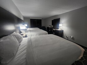 La Quinta Inn & Suites by Wyndham Lake George