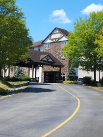 La Quinta Inn & Suites by Wyndham Lake George