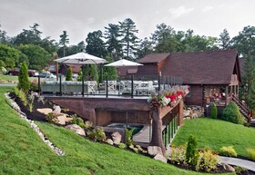 The Lodges at Cresthaven
