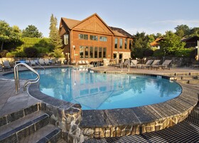 The Lodges at Cresthaven