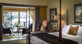 Mirror Lake Inn