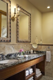 Mirror Lake Inn