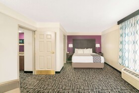 La Quinta Inn & Suites by Wyndham Latham Albany Airport