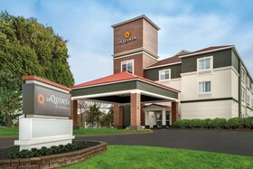 La Quinta Inn & Suites by Wyndham Latham Albany Airport