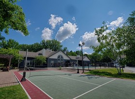 Albany Airport Inn & Suites