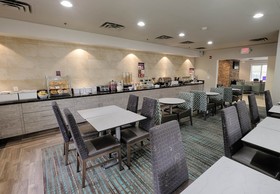 Albany Airport Inn & Suites