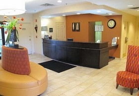 Albany Airport Inn & Suites
