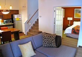 Albany Airport Inn & Suites
