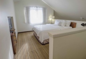 Albany Airport Inn & Suites
