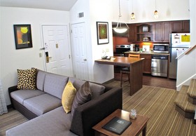 Albany Airport Inn & Suites