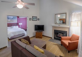 Albany Airport Inn & Suites