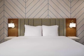 The Nedia, BW Signature Collection