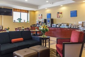 Comfort Inn & Suites LaGuardia Airport