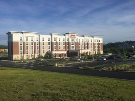 Hampton Inn & Suites Newburgh Stewart Airport