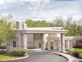 Howard Johnson by Wyndham Newburgh/West Point