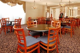 Howard Johnson by Wyndham Newburgh/West Point