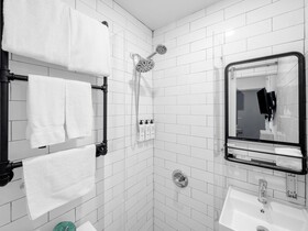 Be Home Hotel by LuxUrban Hotels