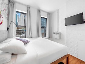Be Home Hotel by LuxUrban Hotels