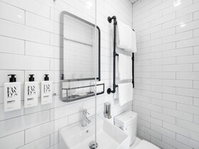 Be Home Hotel by LuxUrban Hotels